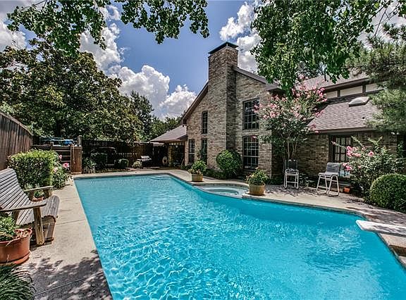 4th image of 3213 Overland Dr