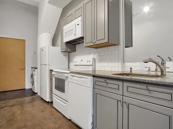 4901 Pernod Ave APT 8, Saint Louis, MO 63139