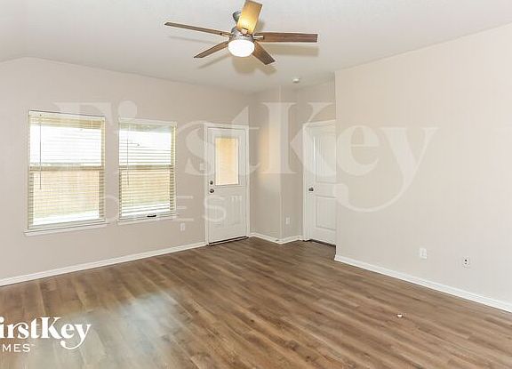 3rd image of 920 Walls Blvd