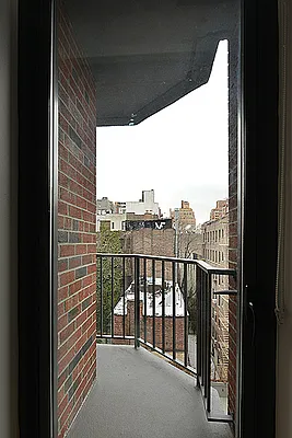 Rented by Cooper & Cooper Real Estate | media 19