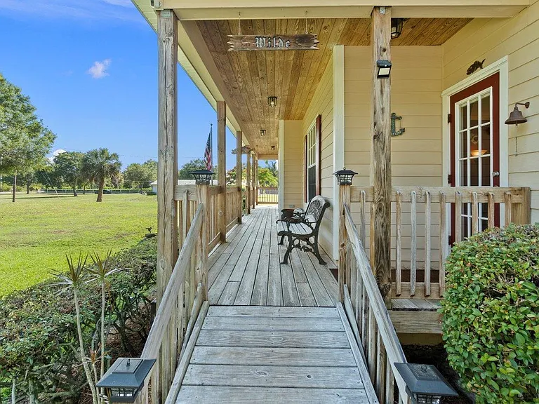 405 SE Salerno Rd — Photo 40