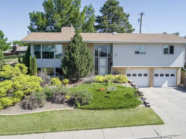 908 3rd St NW, Mandan, ND 58554