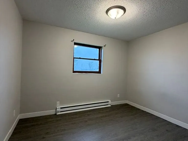 1735 Macauley Ave — Photo 9