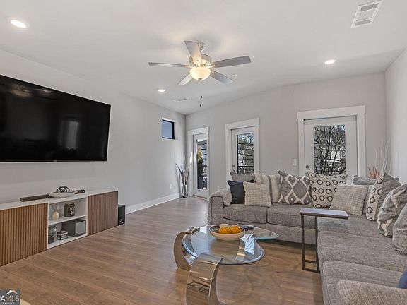 5th image of 2030 Main St