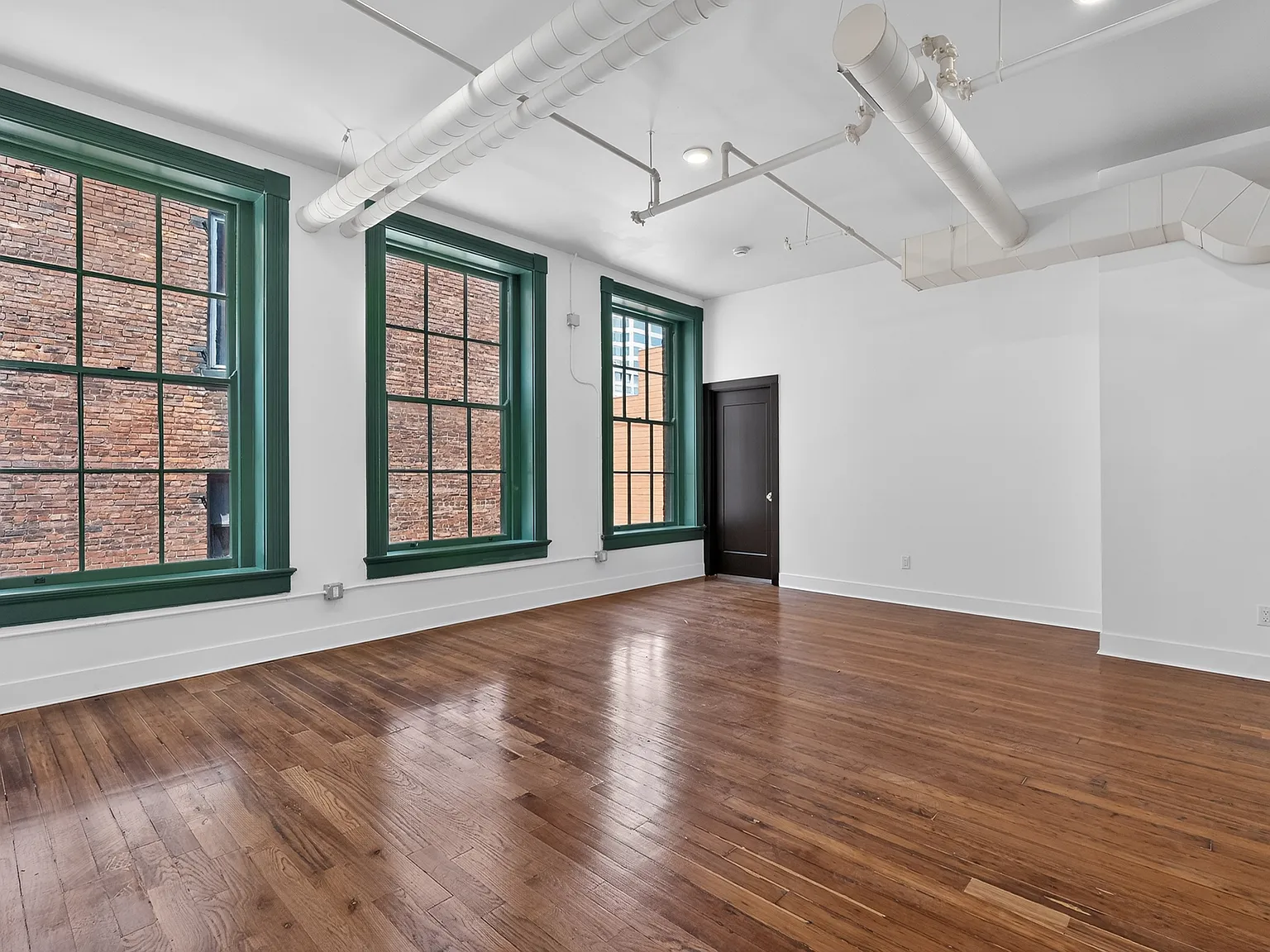 3 bed, 1400 sqft, $2,500 — Photo 4
