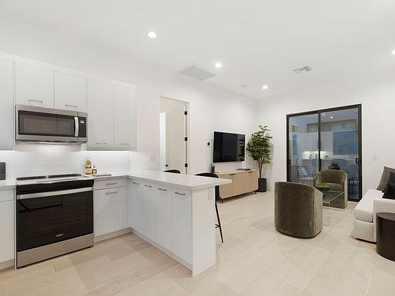 10 Ft Ceilings - Kitchen & Great Room