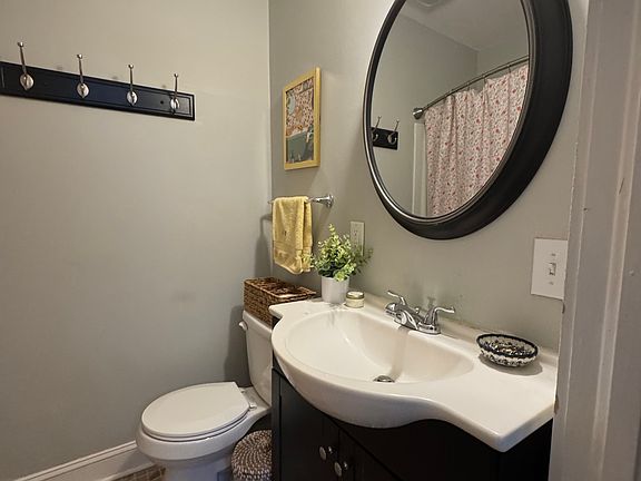 4th image of 16 Montagu St APT A