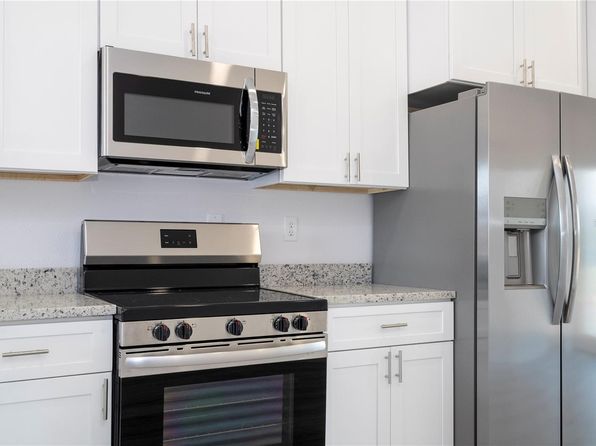 875 Colville Dr #875