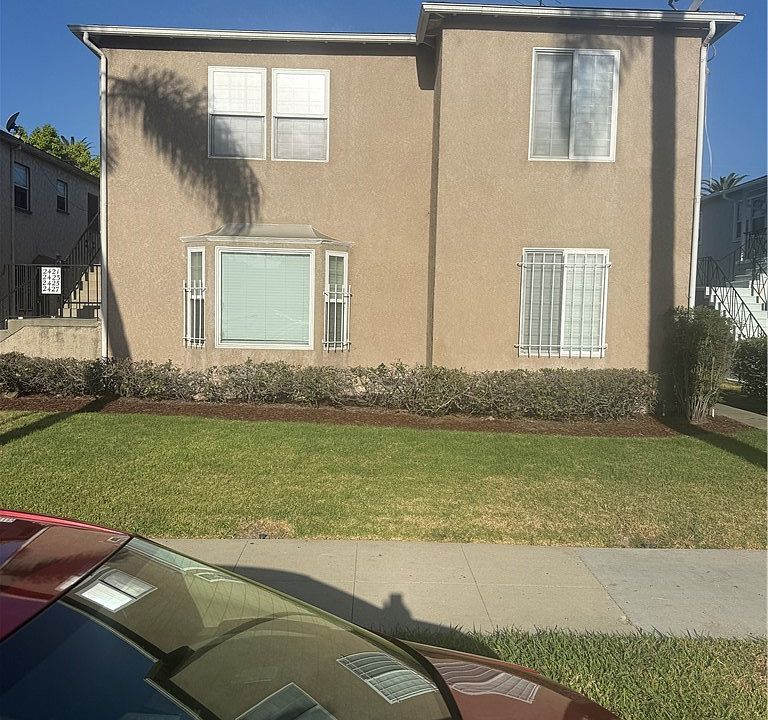 1st image of 2421 Magnolia Ave