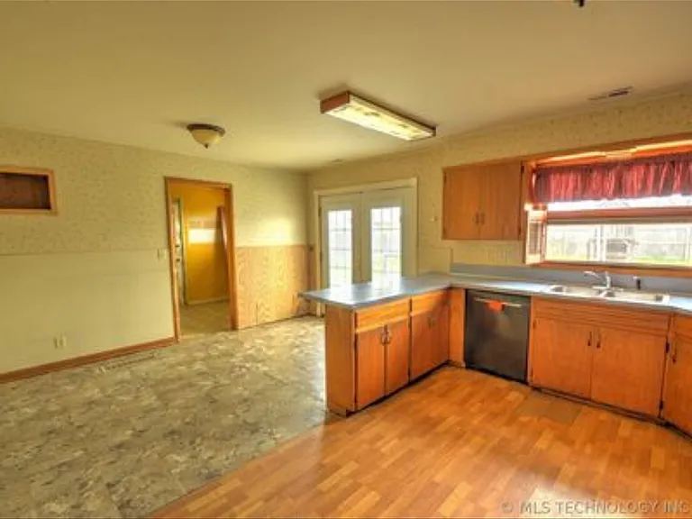 615 N Prairie Ave — Photo 13