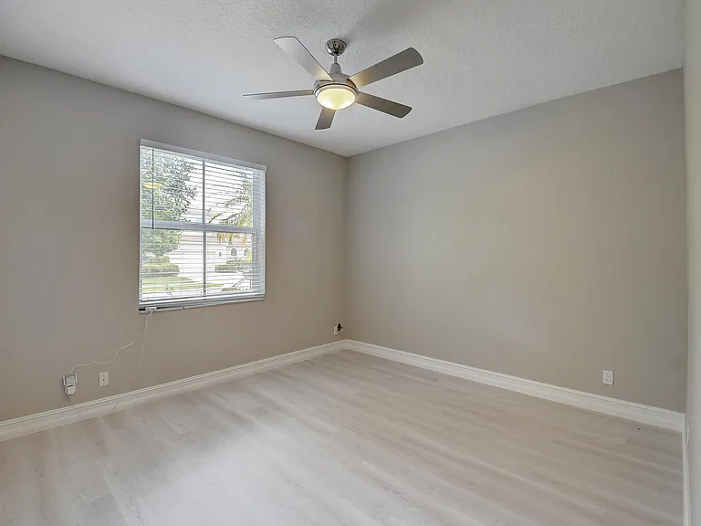 11182 Sea Grass Cir — Photo 16
