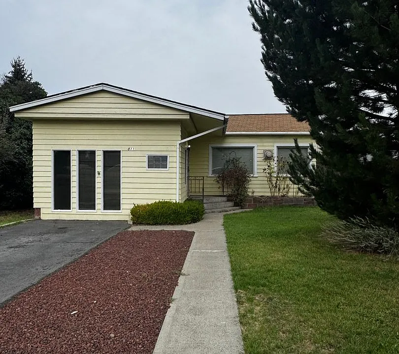 811 E Spokane Ave