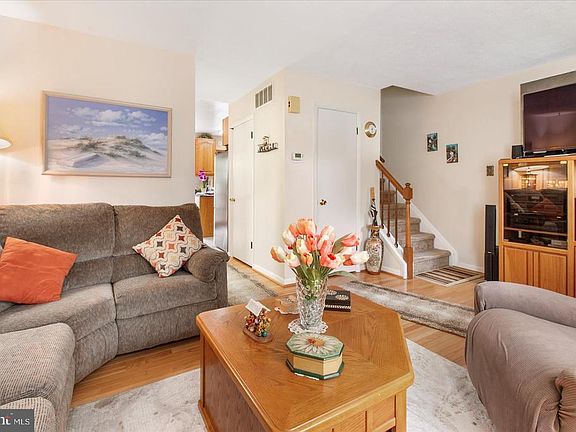 3rd image of 203 Stillmeadow Dr
