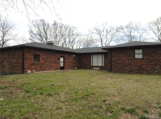 1180 Campground Trl, Greenville, IL 62246