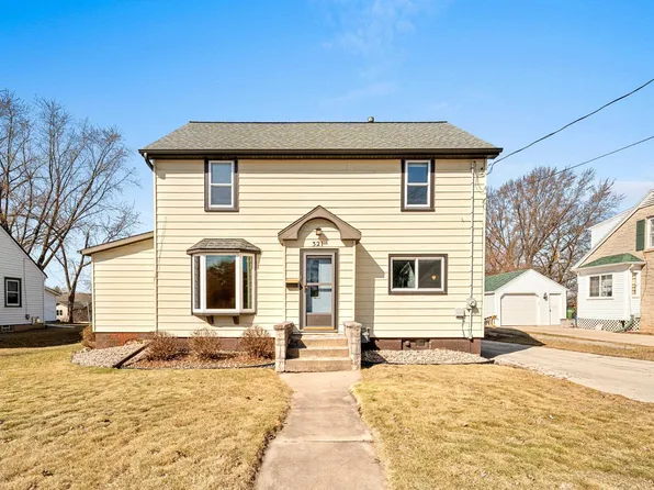 321 Columbus Ave, Brillion, WI 54110