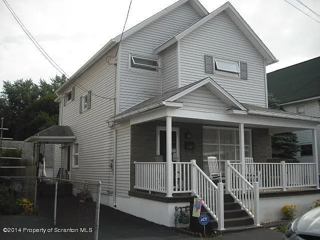 29 10th Ave photo 1