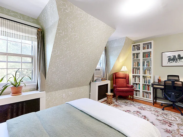 291 Burns St #2 — Photo 15