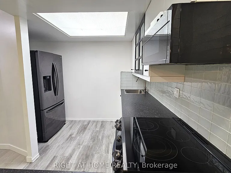 2460 Eglinton Ave E #1714 — Photo 13