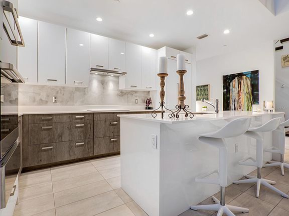 5th image of 1350 5th St Unit 303