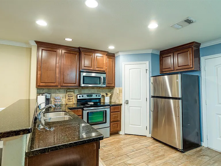 731 Dominik Dr — Photo 3