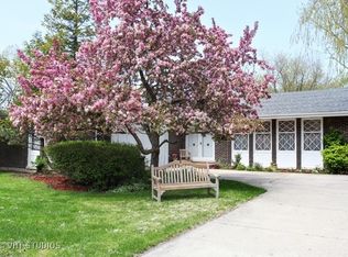 850 Warwick Rd, Deerfield, IL 60015