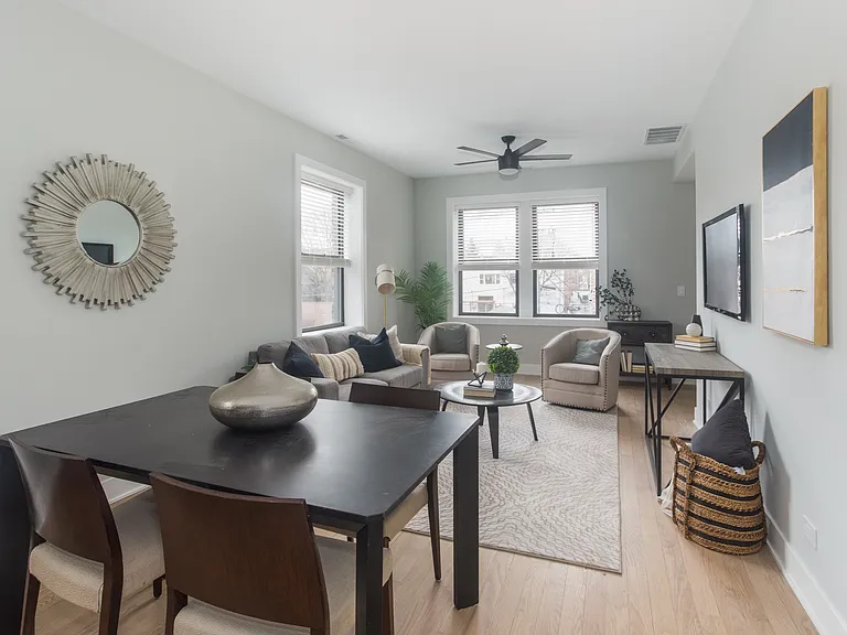 4409 1/2 N Seely Ave #3B — Photo 8