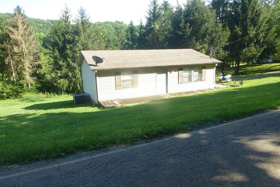 2nd image of 1540 Blockhouse Rd