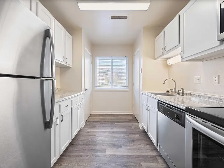 Windsor Hills Apartments — Photo 66