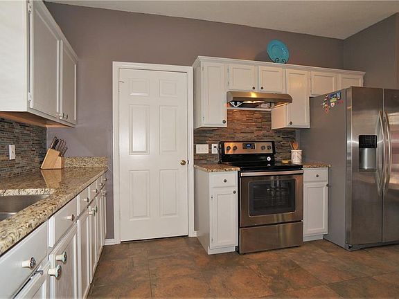 5th image of 7955 Squire Ln
