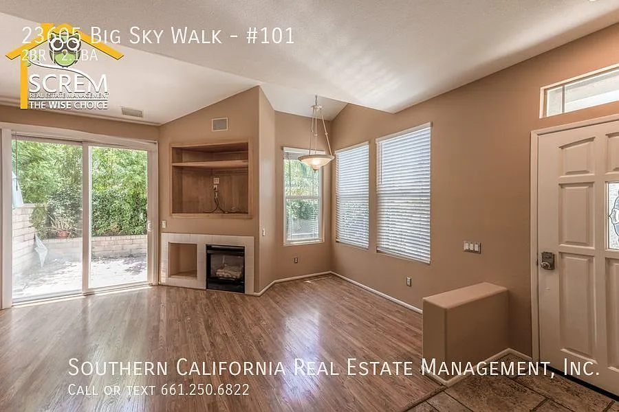 Two Bedroom Townhouse with Loft in Valencia — Photo 4