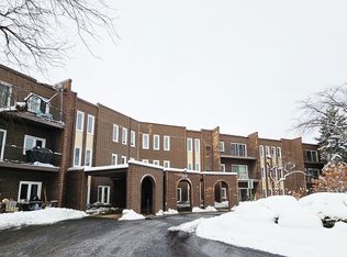 1550 Sandpebble Dr APT 210, Wheeling, IL 60090