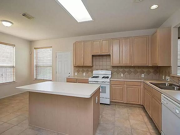5th image of 4907 Rocky Manor Ln