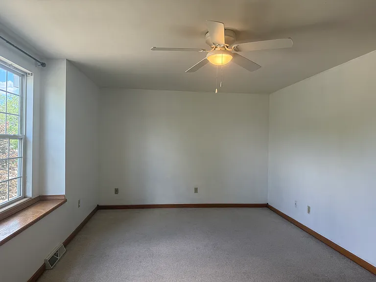 1394 Okeefe Rd — Photo 6