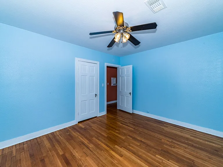 2-Bedroom Monticello Park Duplex - Upstairs Unit — Photo 18