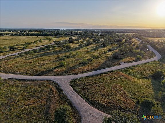 3rd image of 716 Main Loop Rd