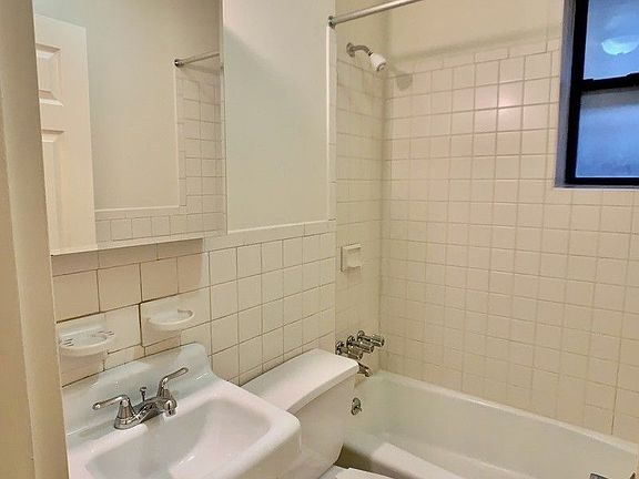 5th image of 328 E 95th St APT 4