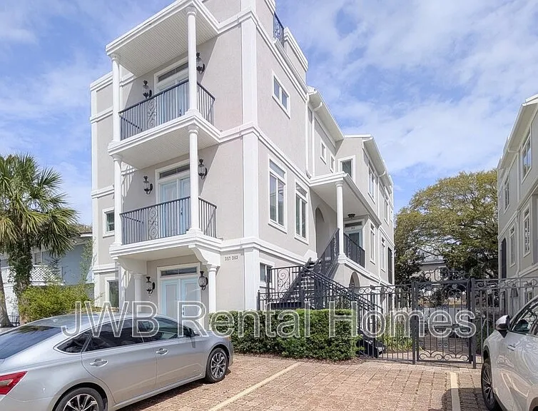 361 Ahern St — Photo 20