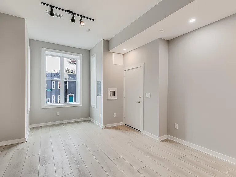 513 Florida Ave NW — Photo 6