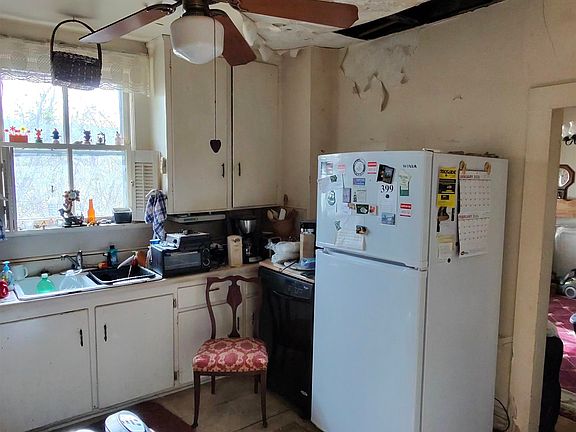 3rd image of 516 N Washington Ave