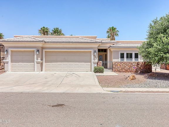 2nd image of 532 Via De Los Arboles