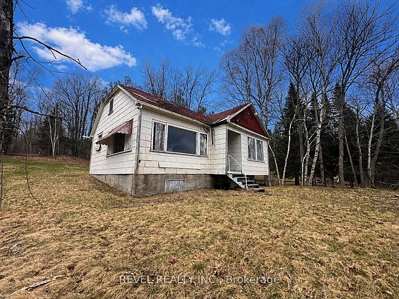5th image of 80 Cove Rd