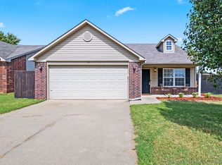 63 W Fairlane Dr, Sapulpa, OK 74066