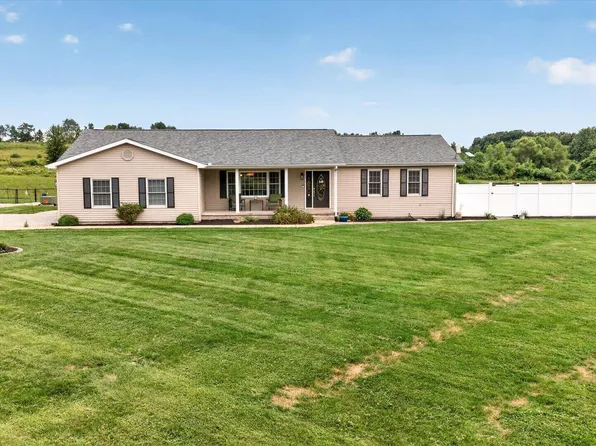 2108 E Antioch Rd, Bloomfield, IN 47424