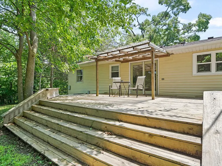 3709 Evergreen Ln — Photo 3