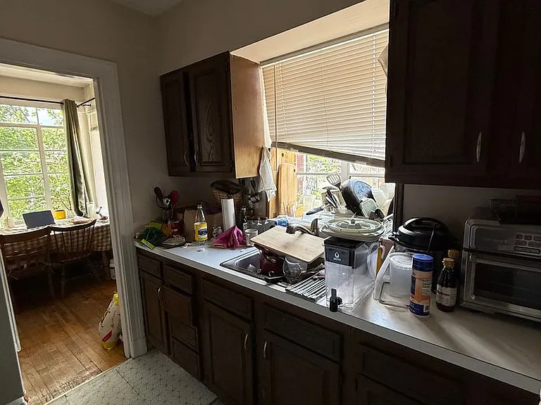 97 Strathmore Rd #10 — Photo 7