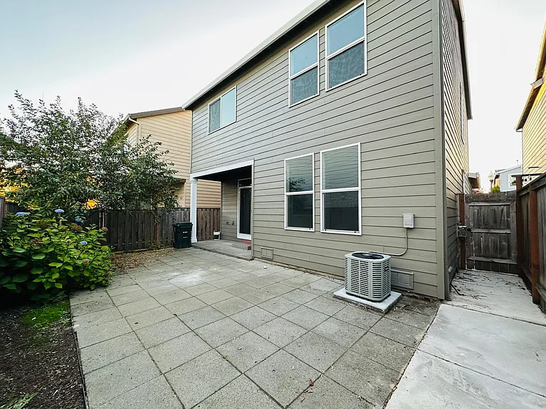 3374 SE Meadowview Way — Photo 29