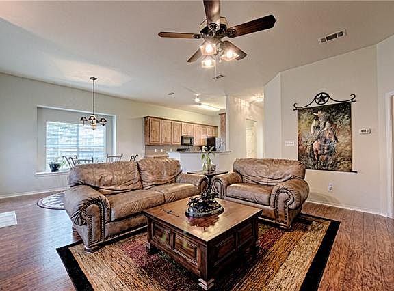 5th image of 4713 Ericksen Dr