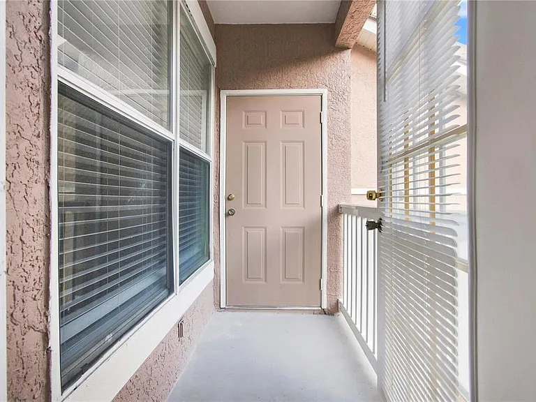 10467 Villa View Cir #10467 — Photo 18