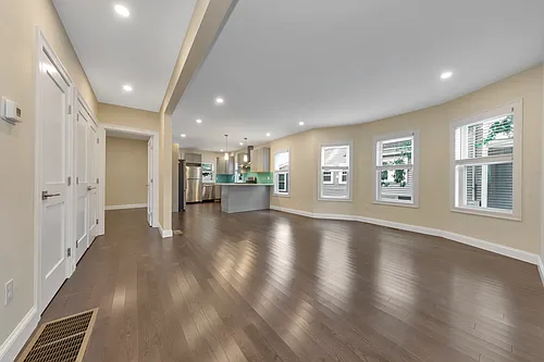 161 4th St Photo 1