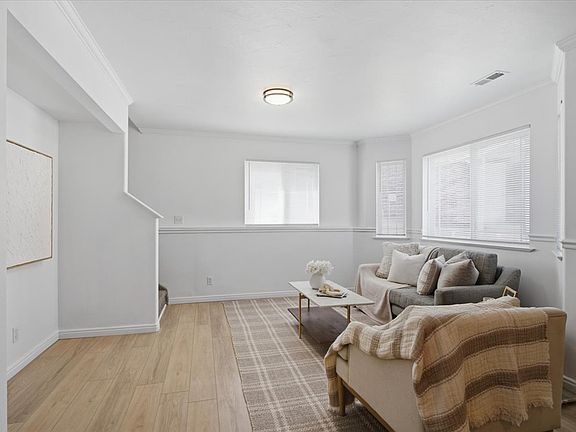 5th image of 1093 Healy St